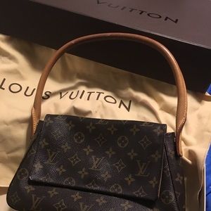 Louis Vuitton Looping bag in BEAUTIFUL condition